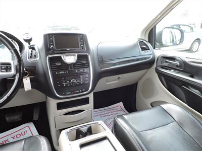 2011 Chrysler Town & Country Touring-L   - Photo 11 - Lexington, NE 68850