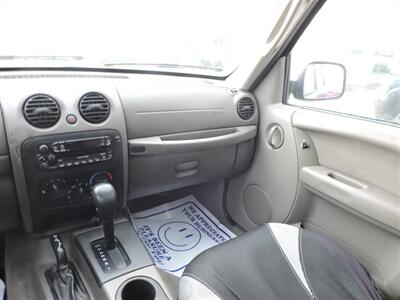 2004 Jeep Liberty Sport   - Photo 11 - Grand Island, NE 68801