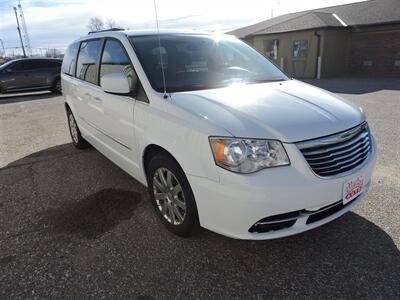 2016 Chrysler Town & Country Touring   - Photo 4 - Kearney, NE 68847