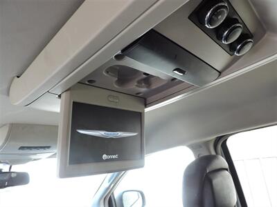 2016 Chrysler Town & Country Touring   - Photo 17 - Kearney, NE 68847