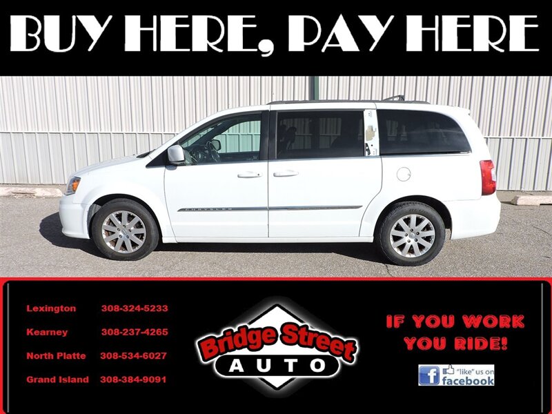 2016 Chrysler Town & Country Touring  