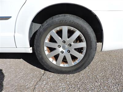 2016 Chrysler Town & Country Touring   - Photo 8 - Kearney, NE 68847