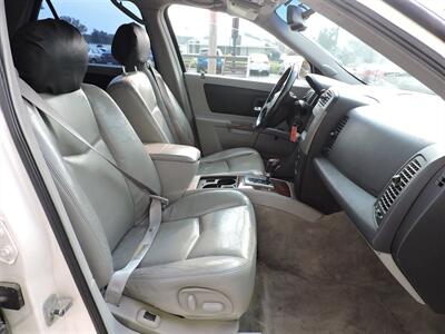 2004 Cadillac SRX   - Photo 10 - Grand Island, NE 68801