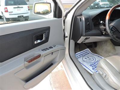 2004 Cadillac SRX   - Photo 15 - Grand Island, NE 68801