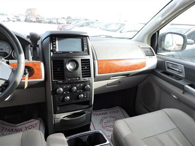 2008 Chrysler Town & Country Touring   - Photo 12 - Kearney, NE 68847