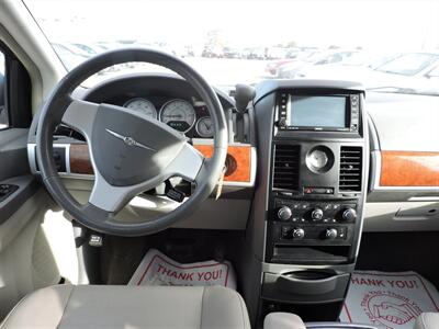 2008 Chrysler Town & Country Touring   - Photo 11 - Kearney, NE 68847