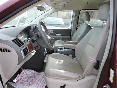 2008 Chrysler Town & Country Touring   - Photo 9 - Kearney, NE 68847