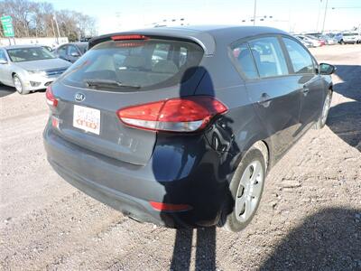 2016 Kia Forte5 LX   - Photo 5 - Lexington, NE 68850