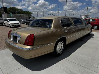1999 Lincoln Town Car Executive - Photo 5 - Lexington, NE 68850