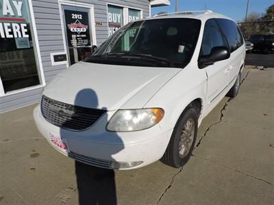 2001 Chrysler Town & Country Limited   - Photo 2 - Grand Island, NE 68801