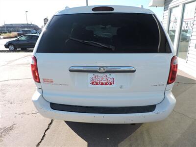 2001 Chrysler Town & Country Limited   - Photo 6 - Grand Island, NE 68801