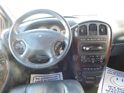 2001 Chrysler Town & Country Limited   - Photo 10 - Grand Island, NE 68801