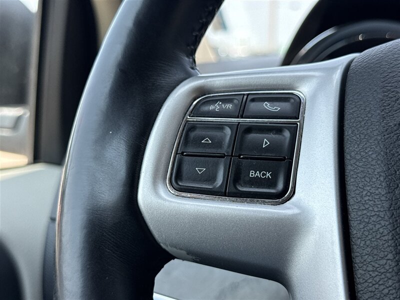 2016 Chrysler Town & Country Touring - Photo 12 - Lexington, NE 68850