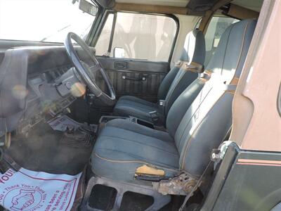 1993 Jeep Wrangler Sahara   - Photo 9 - Kearney, NE 68847