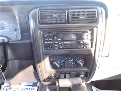 1999 Jeep Cherokee Sport   - Photo 15 - Lexington, NE 68850