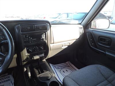 1999 Jeep Cherokee Sport   - Photo 11 - Lexington, NE 68850