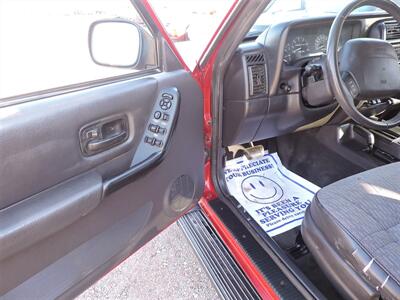 1999 Jeep Cherokee Sport   - Photo 13 - Lexington, NE 68850