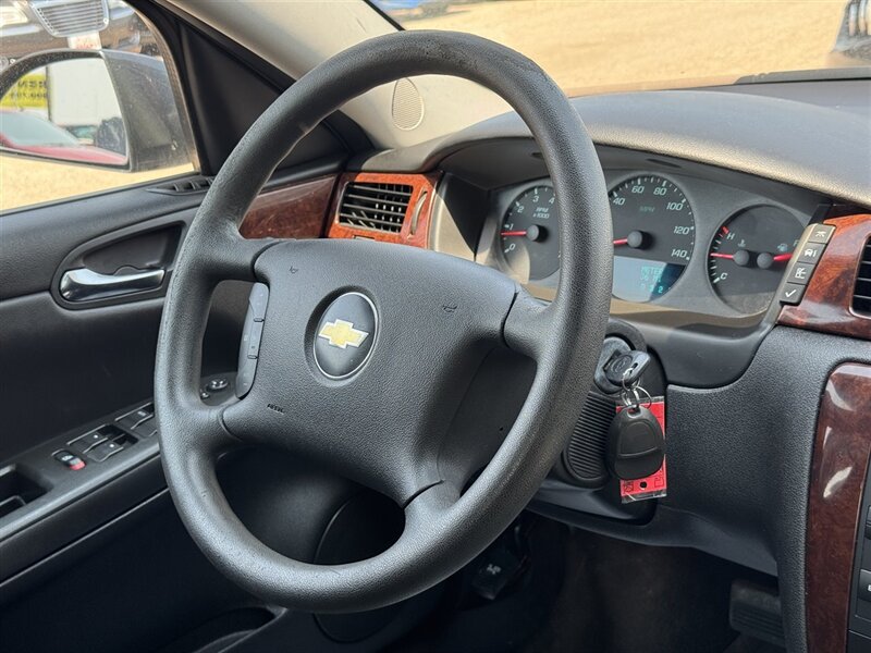 2010 Chevrolet Impala LS - Photo 3 - Lexington, NE 68850