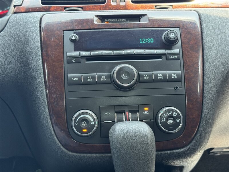 2010 Chevrolet Impala LS - Photo 15 - Lexington, NE 68850