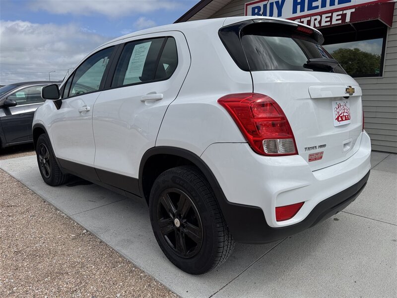 2018 Chevrolet Trax LS - Photo 8 - Lexington, NE 68850