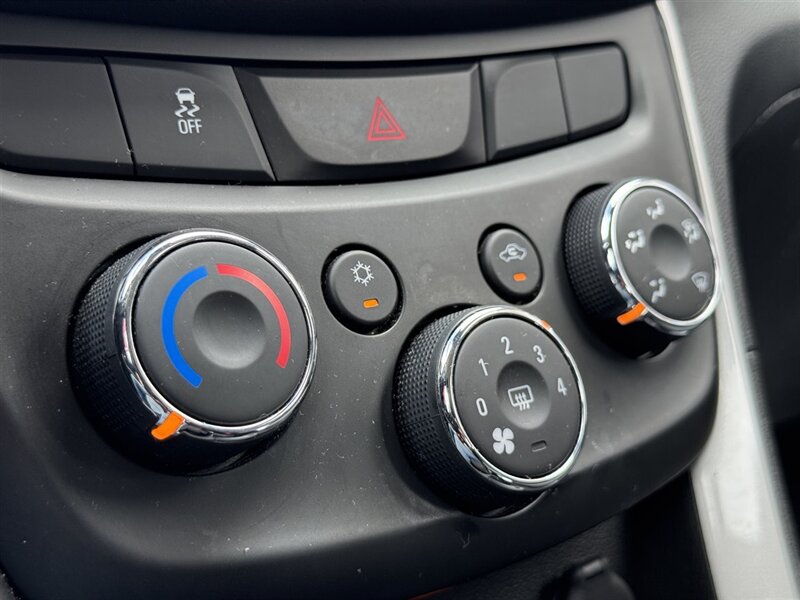 2018 Chevrolet Trax LS - Photo 16 - Lexington, NE 68850