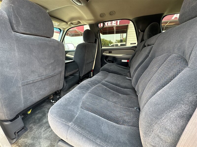 2002 Chevrolet Tahoe LS - Photo 9 - Lexington, NE 68850