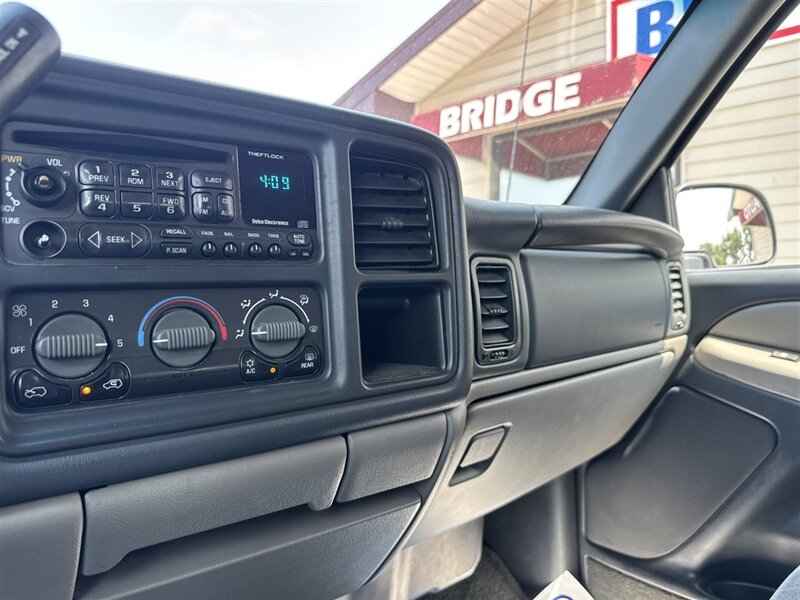 2002 Chevrolet Tahoe LS - Photo 18 - Lexington, NE 68850