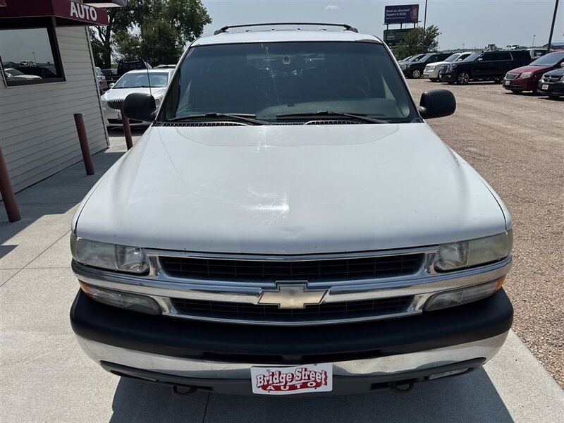 2002 Chevrolet Tahoe LS - Photo 4 - Lexington, NE 68850