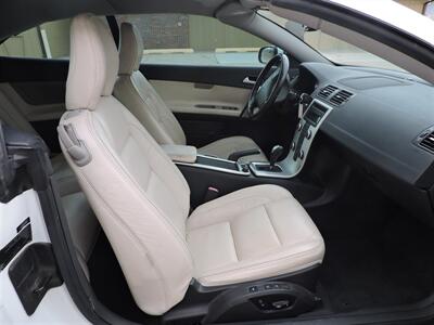 2011 Volvo C70 T5 - Photo 10 - Kearney, NE 68847