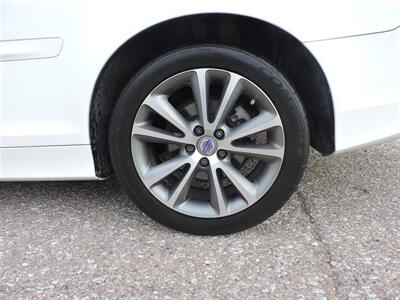 2011 Volvo C70 T5 - Photo 8 - Kearney, NE 68847
