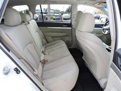2011 Subaru Outback 2.5i Premium   - Photo 11 - Grand Island, NE 68801