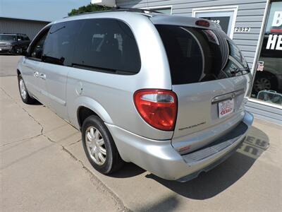 2006 Chrysler Town & Country Touring   - Photo 7 - Lexington, NE 68850