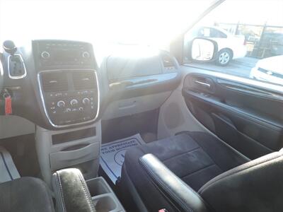 2011 Dodge Grand Caravan Express   - Photo 11 - North Platte, NE 69101