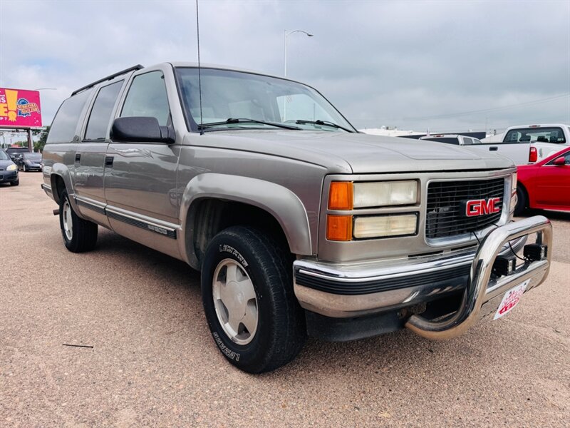 1999 GMC Suburban K1500 - Photo 2 - North Platte, NE 69101