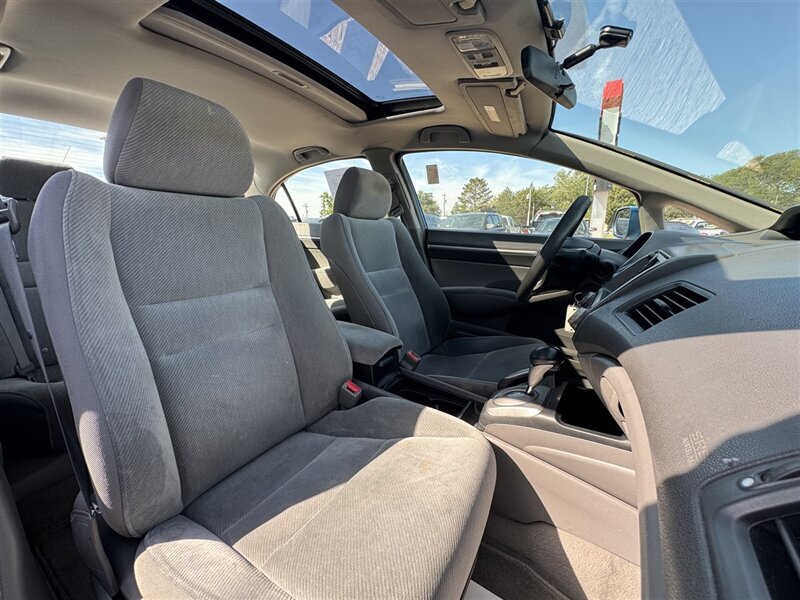 2009 Honda Civic EX - Photo 10 - Lexington, NE 68850