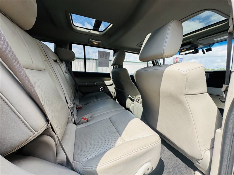 2006 Jeep Commander Limited - Photo 9 - Kearney, NE 68847