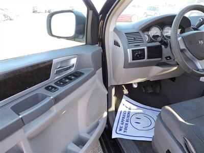 2010 Dodge Grand Caravan SXT   - Photo 17 - Lexington, NE 68850