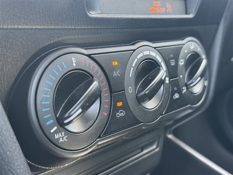 2014 Mazda Mazda3 i Sport - Photo 15 - Lexington, NE 68850