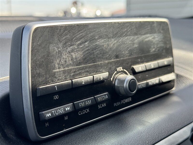 2014 Mazda Mazda3 i Sport - Photo 14 - Lexington, NE 68850