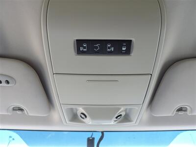 2014 Chrysler Town & Country Touring   - Photo 21 - Lexington, NE 68850