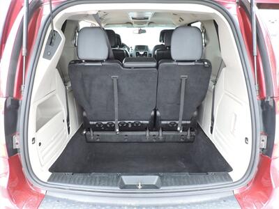 2014 Chrysler Town & Country Touring   - Photo 13 - Lexington, NE 68850
