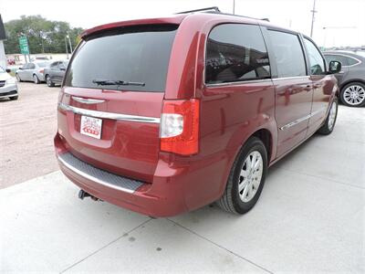 2014 Chrysler Town & Country Touring   - Photo 5 - Lexington, NE 68850