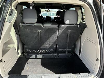 2017 Dodge Grand Caravan SXT   - Photo 10 - Lexington, NE 68850