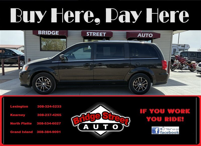 2017 Dodge Grand Caravan SXT   - Photo 1 - Lexington, NE 68850