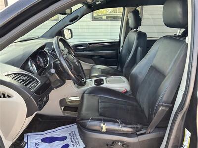 2017 Dodge Grand Caravan SXT   - Photo 7 - Lexington, NE 68850