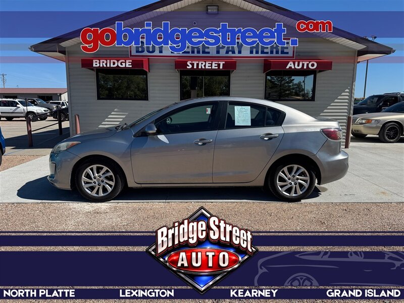 2012 Mazda Mazda3 i Touring   - Photo 1 - Lexington, NE 68850