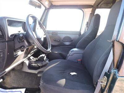 2001 Jeep Wrangler Sport   - Photo 9 - Lexington, NE 68850