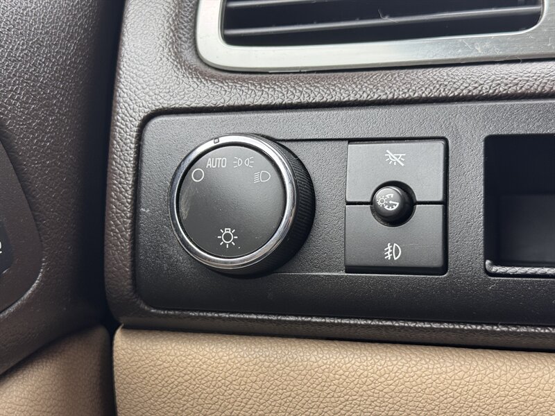 2007 GMC Yukon Denali - Photo 18 - Lexington, NE 68850