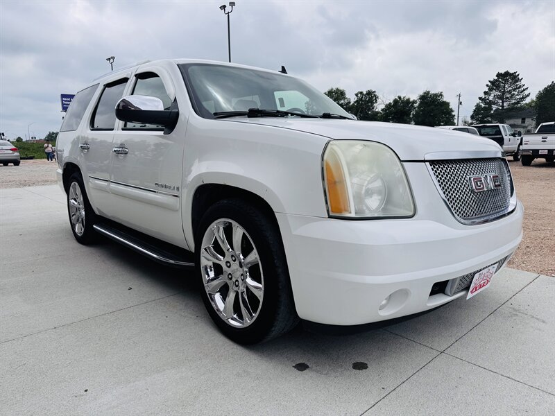 2007 GMC Yukon Denali - Photo 2 - Lexington, NE 68850