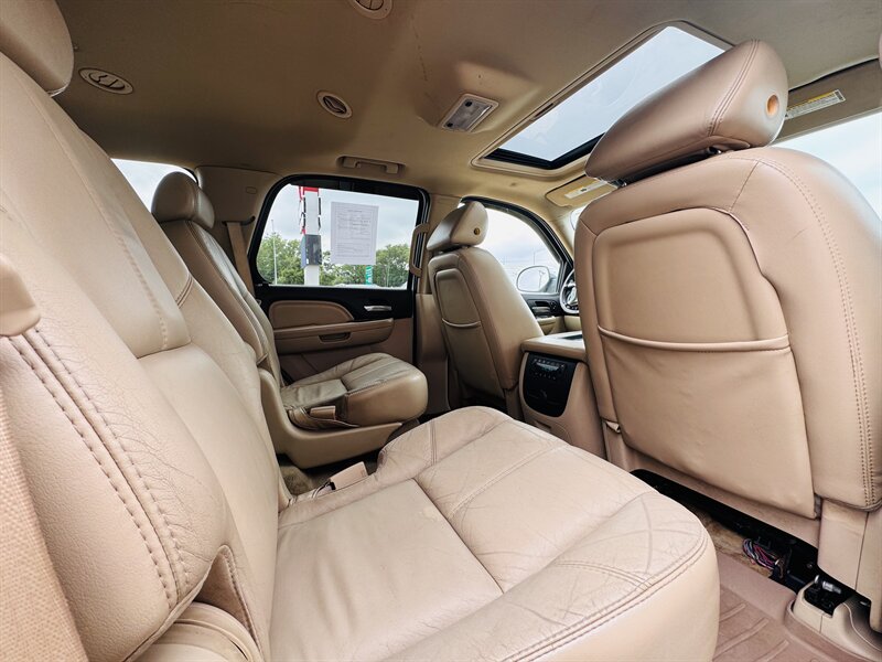 2007 GMC Yukon Denali - Photo 12 - Lexington, NE 68850